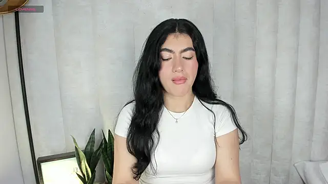 Emii rous online show from 11-11-25, 09:48