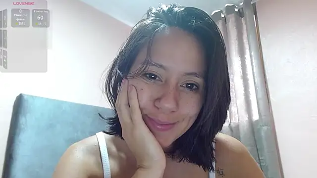 LunaaMorena online show from 04-15-26, 03:30