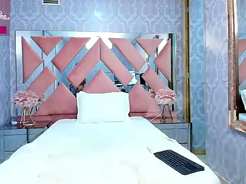 Snapshot of milkybaby_ chatting on 10-27-25, 06:01 milkybaby online show from 10-27-25, 06:01