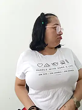 Caroline-17 online show from 11-13-25, 06:07