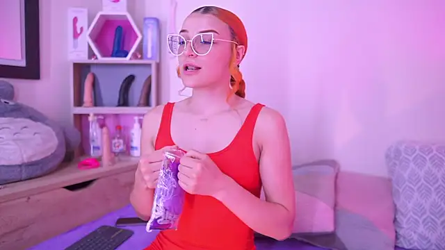 Snapshot of celeste_blazze_ chatting on 11-13-25, 04:28 celeste blazze online show from 11-13-25, 04:28