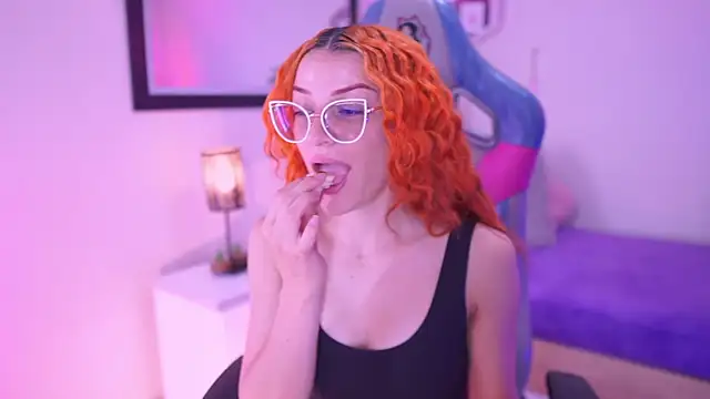 Snapshot of celeste_blazze_ chatting on 11-27-25, 02:30 celeste blazze online show from 11-27-25, 02:30