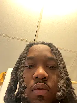 Snapshot of therealredx chatting on 10-23-25, 09:13 therealredx online show from 10-23-25, 09:13