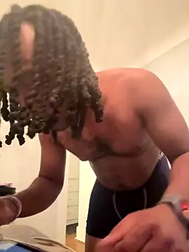 Snapshot of therealredx chatting on 10-29-25, 02:14 therealredx online show from 10-29-25, 02:14