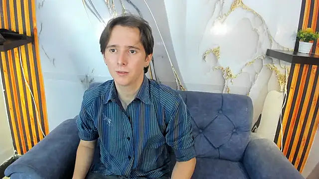 Aaron LatinMen online show from 10-24-25, 06:37