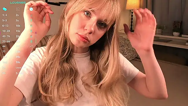 Snapshot of TessaStruble chatting on 12-19-25, 09:27 TessaStruble online show from 12-19-25, 09:27