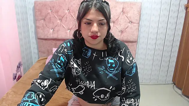 Snapshot of Victoria_Alvarez chatting on 11-03-25, 02:02 Victoria Alvarez online show from 11-03-25, 02:02