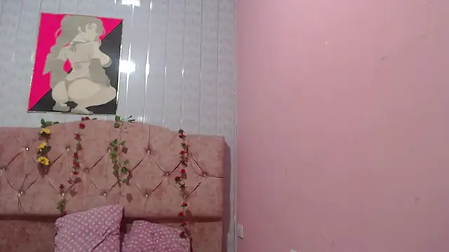 Snapshot of Victoria_Alvarez chatting on 11-08-25, 02:12 Victoria Alvarez online show from 11-08-25, 02:12