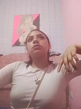 Snapshot of Victoria_Alvarez chatting on 11-19-25, 01:05 Victoria Alvarez online show from 11-19-25, 01:05