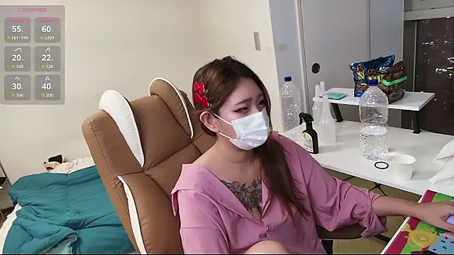 Milk Sola online show from 10-27-25, 01:26