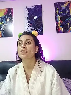 Caroline Jons online show from 10-29-25, 11:23