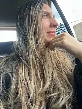 Snapshot of sarah_honey__ chatting on 11-10-25, 02:49 sarah honey online show from 11-10-25, 02:49