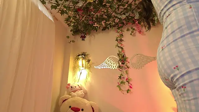 ISA NIXON online show from 03-31-26, 02:06