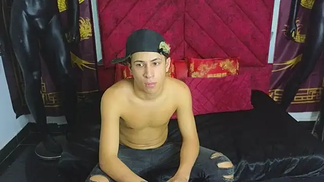 Snapshot of Horny_Duo0 chatting on 10-25-25, 04:53 Horny Duo0 online show from 10-25-25, 04:53