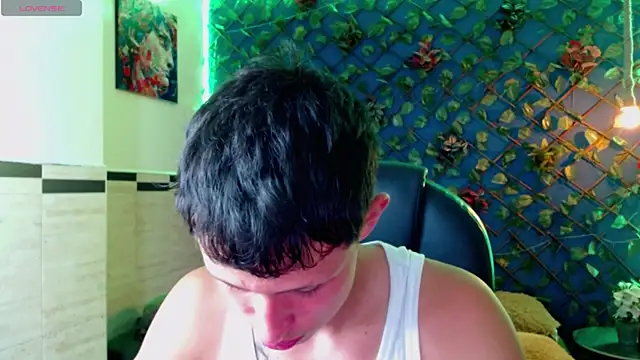 Garuo 18 online show from 12-18-25, 02:39