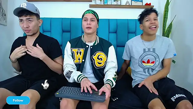 Hot Boys Latinos X online show from 04-20-26, 05:05