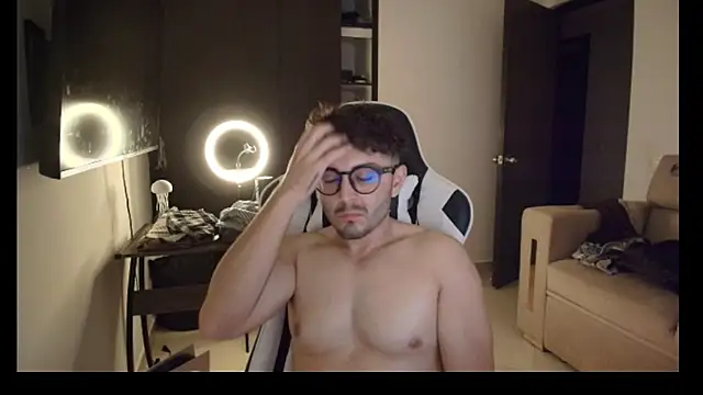 Snapshot of lionandreough chatting on 10-24-25, 06:10 lionandreough online show from 10-24-25, 06:10