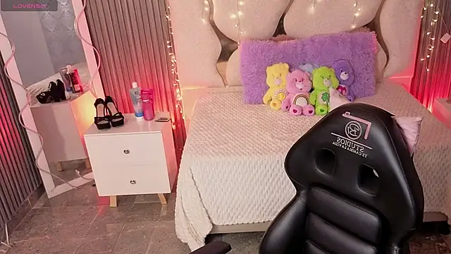 MAIILY TAY online show from 02-07-26, 11:58