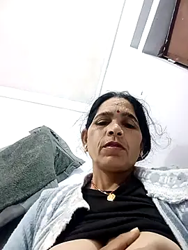 Indiangueen online show from 11-25-25, 11:16