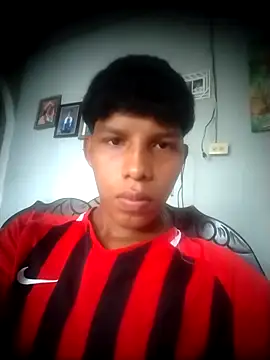 Snapshot of Brayanjuarez_10 chatting on 11-20-25, 06:51 Brayanjuarez 10 online show from 11-20-25, 06:51