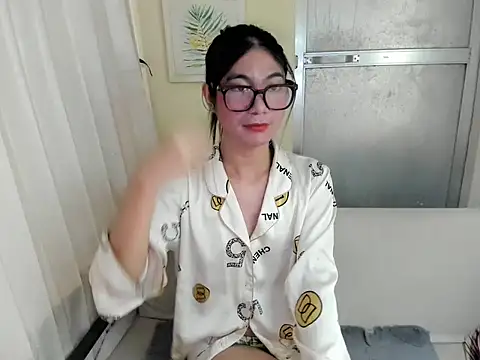 Snapshot of BigCockJade chatting on 12-17-25, 09:32 BigCockJade online show from 12-17-25, 09:32