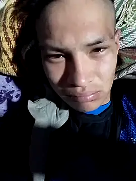 Snapshot of Ojitosbrrr chatting on 11-12-25, 09:32 Ojitosbrrr online show from 11-12-25, 09:32