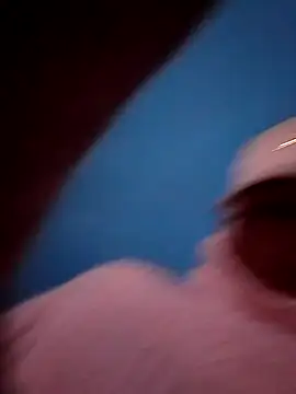 Snapshot of Ojitosbrrr chatting on 11-17-25, 12:33 Ojitosbrrr online show from 11-17-25, 12:33