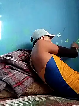 Snapshot of Ojitosbrrr chatting on 11-23-25, 10:31 Ojitosbrrr online show from 11-23-25, 10:31