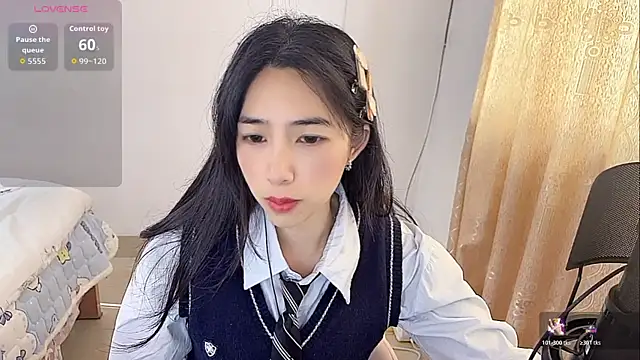 Snapshot of by-Hannah chatting on 12-18-25, 02:28 by-Hannah online show from 12-18-25, 02:28