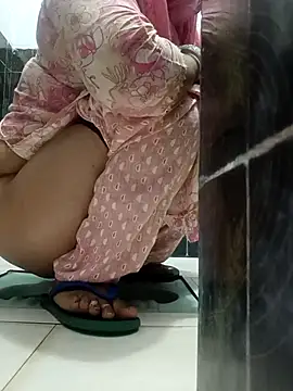 Snapshot of Best_couple2001 chatting on 11-01-25, 01:29 Best couple2001 online show from 11-01-25, 01:29