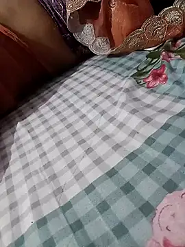 Snapshot of Best_couple2001 chatting on 11-04-25, 04:39 Best couple2001 online show from 11-04-25, 04:39