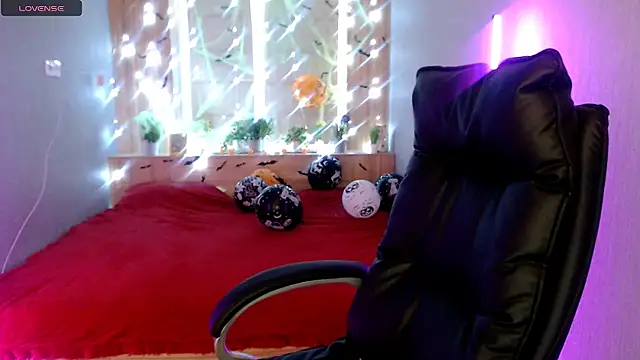 Sweet-n-Strong online show from 11-13-25, 07:51