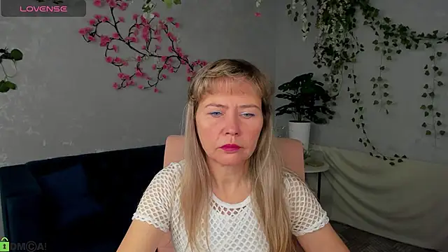 Carla Vogue online show from 11-16-25, 03:01