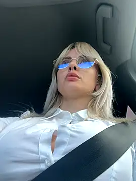 blondegirlx online show from 10-28-25, 11:36