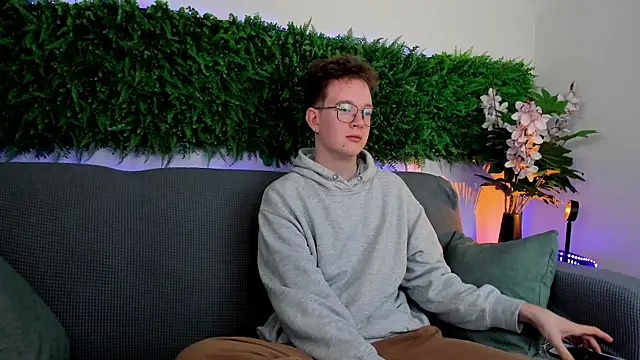 Snapshot of Teddy_Parker chatting on 11-01-25, 08:27 Teddy Parker online show from 11-01-25, 08:27