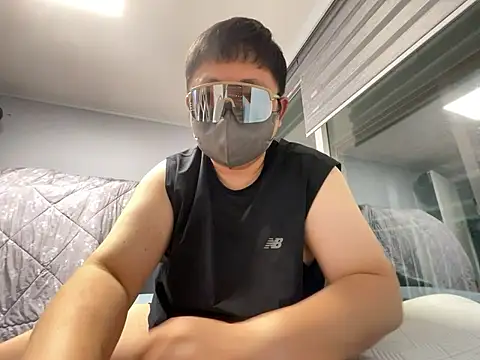 Snapshot of winxp000000 chatting on 10-24-25, 02:13 winxp000000 online show from 10-24-25, 02:13