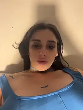 Snapshot of gigi333regi chatting on 11-28-25, 08:33 gigi333regi online show from 11-28-25, 08:33