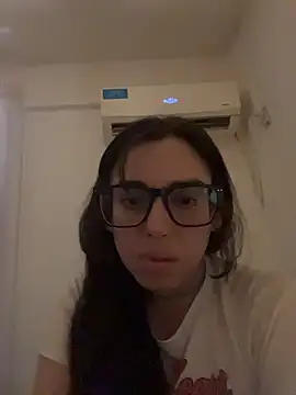 Snapshot of gigi333regi chatting on 12-16-25, 03:28 gigi333regi online show from 12-16-25, 03:28