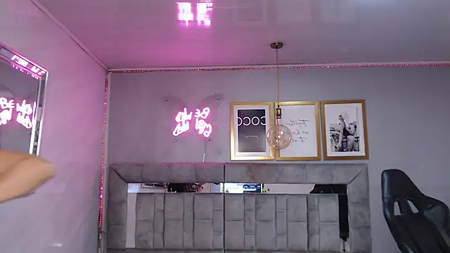 Cute Martina v online show from 11-25-25, 08:09