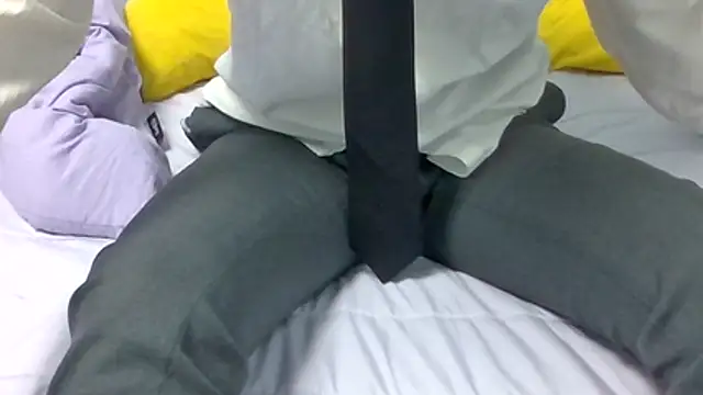 Snapshot of yuta_00 chatting on 02-19-26, 04:58 yuta 00 online show from 02-19-26, 04:58