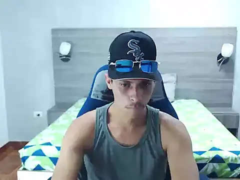 wiltom  online show from 12-03-25, 03:36