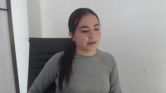 Snapshot of MilaStar2 chatting on 10-24-25, 06:04 MilaStar2 online show from 10-24-25, 06:04