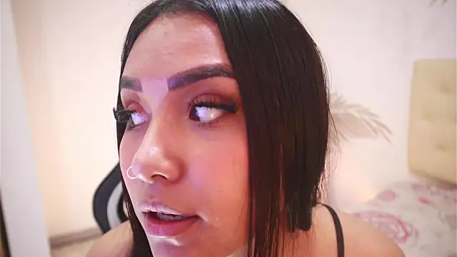 Snapshot of Isabelle_Lane chatting on 12-01-25, 12:43 Isabelle Lane online show from 12-01-25, 12:43