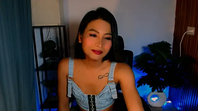 Snapshot of YourPrettyBella_TS chatting on 06-07-26, 01:26 YourPrettyBella TS online show from 06-07-26, 01:26