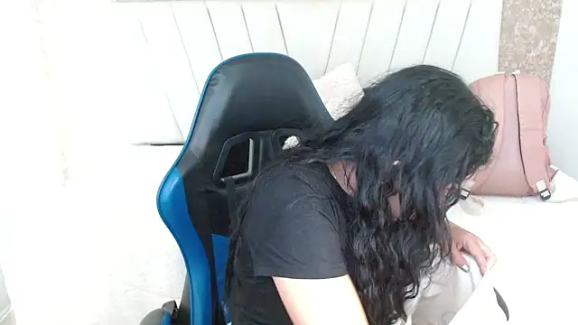 AliceSmity  online show from 03-12-26, 12:00