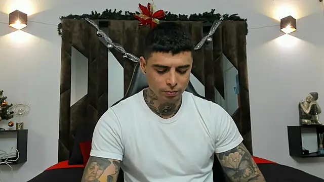 MATEO DILUCA online show from 12-04-25, 04:05