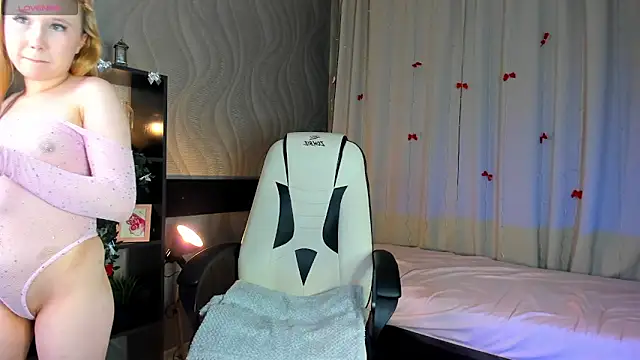 Snapshot of VivieSunn chatting on 02-06-26, 03:33 VivieSunn online show from 02-06-26, 03:33