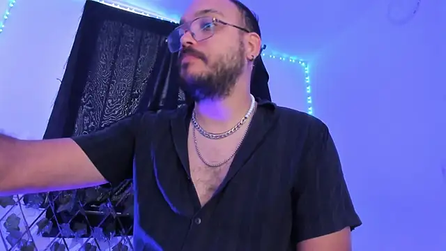 MarkWolfe1 online show from 11-05-25, 07:03