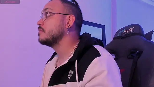 MarkWolfe1 online show from 11-22-25, 10:31