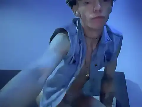 BrunoTwinkXXL online show from 11-02-25, 11:18